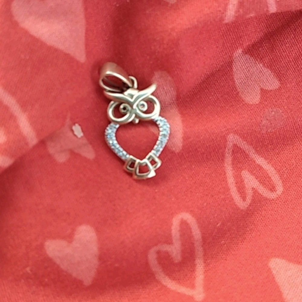14 kt yellow gold owl charm